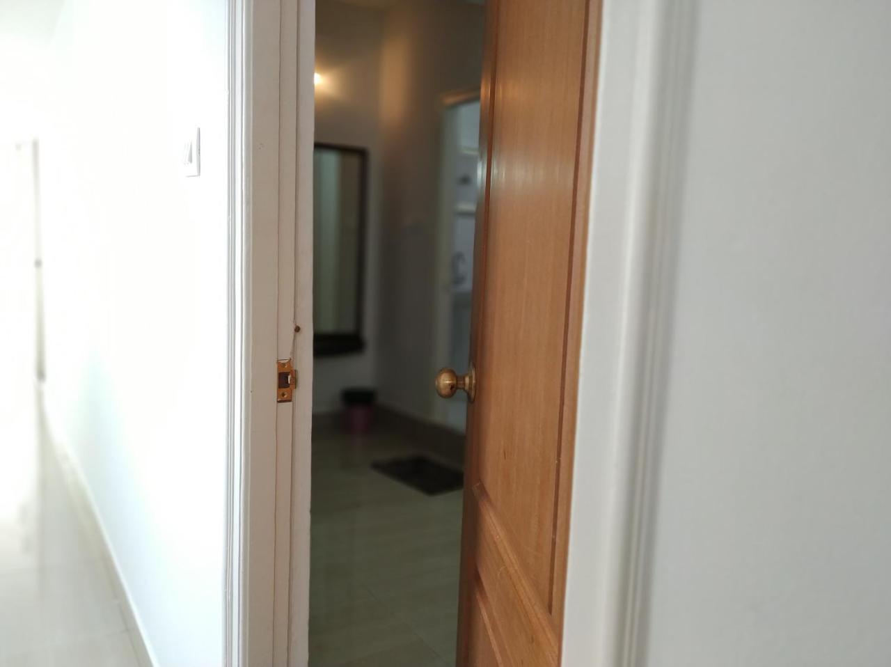 Aum Hotel 普塔帕蒂 外观 照片