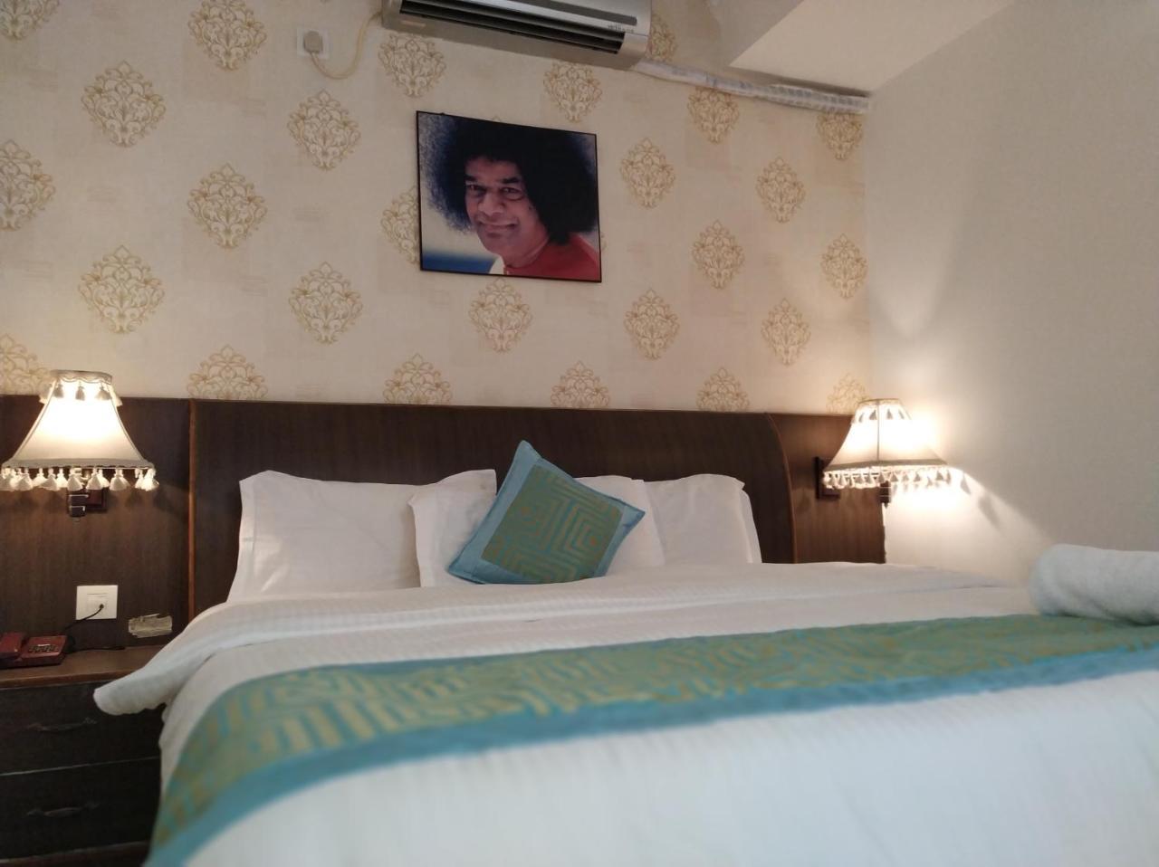 Aum Hotel 普塔帕蒂 外观 照片