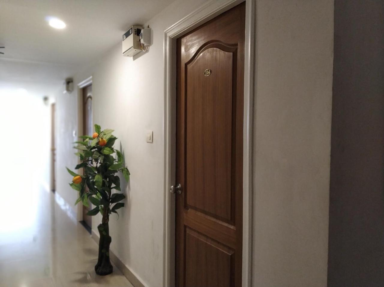 Aum Hotel 普塔帕蒂 外观 照片
